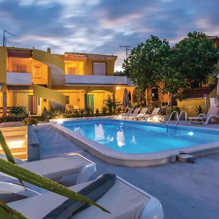 2 Bedroom Beautiful In *