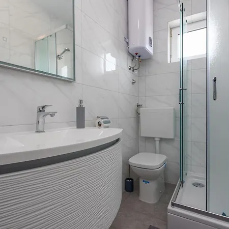 2 Bedroom Beautiful In 公寓 *