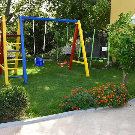 2 Bedroom Beautiful In *