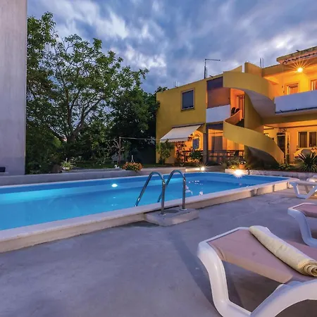 2 Bedroom Beautiful In 公寓 *
