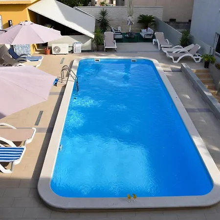 公寓 2 Bedroom Beautiful In *